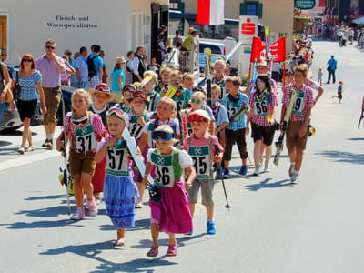 Bezirksmusikfest Brixen i. Th. 2015, Umzug Bild 18